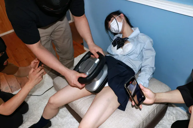 anks010/塩対応アイドル級美少女に媚薬を飲ませ複数おじでイラマぶっかけ中出し撮影会するエロ動画【横宮七海】